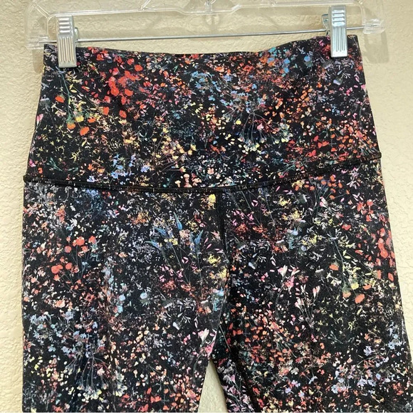 LULULEMON Wunder Under Crop II Legging 6 Flowerescent Multi Scallop Luxtreme - Picture 4 of 9